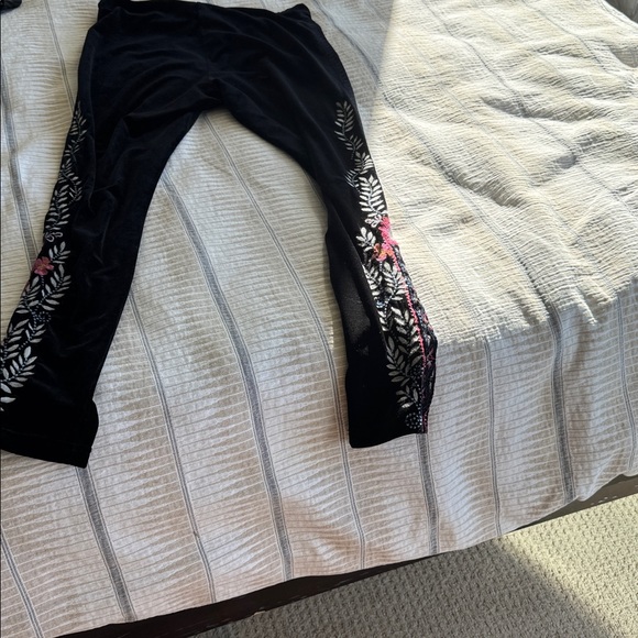 Johnny Was Stretch Velvet Embroidered Black Pants Size S - Picture 4 of 9